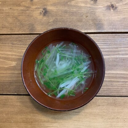 ベーコンのかわりにカニカマで。えのき、春雨なくて、大根で。